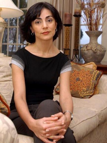 http://www.armenianweekly.com/wp-content/uploads/2009/08/sibel_edmonds-couch.jpg