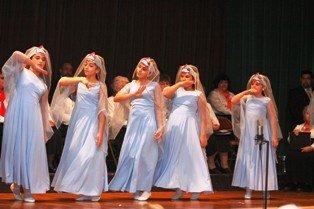 Arevig Children’s Dance Group will join the Greater Worcester Armenian Chorale in performance Sunday, April 18, at North Andover High School during the 95th anniversary of the Armenian Genocide, sponsored by the Armenian Genocide Commemorative Committee of Merrimack Valley.