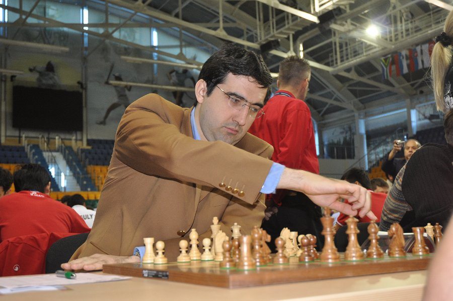 DSC_3259 Vladimir Kramnik leads the Russian team.