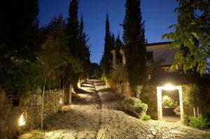 inn at night 300x199 ‘Mad Vandalism’: Turkey to Demolish Hotels of Outspoken Armenian Entrepreneur Scholar