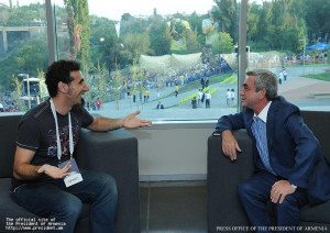 tankian1 tankian1 300x212 Tankian Performs in Yerevan, Calls for Separation of Business and State