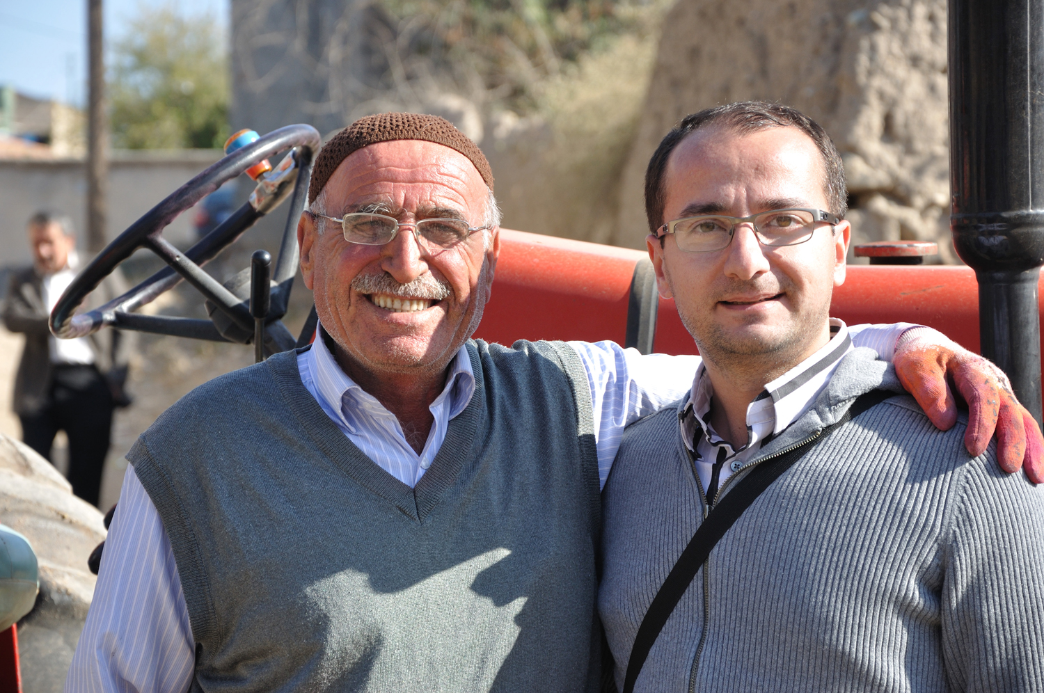The author with the tractor driver in Satikoy. (Photo by George Aghjayan)