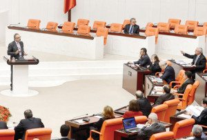 1x1.trans Turkey Parliamentarians Argue Over Who Killed Armenians