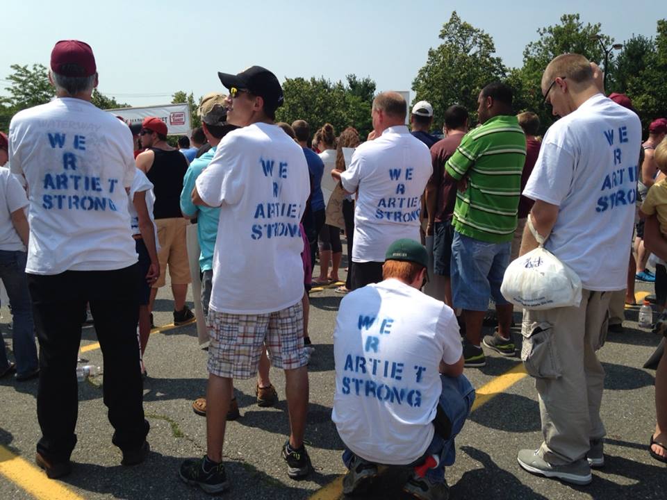 The firings drew an estimated 5,000 protesters to the Tewksbury, Mass. store. (Photo by Nanore Barsoumian/The Armenian Weekly)